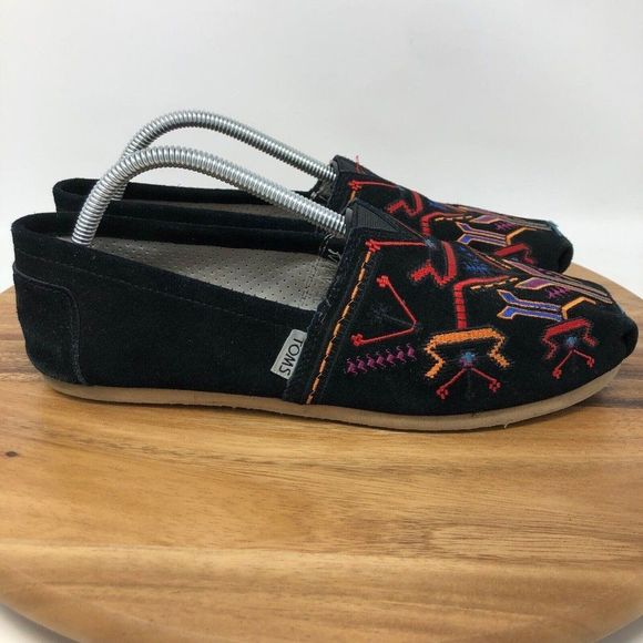 Toms Shoes - EUC Toms Black Aztec Embroidered Colorful Slip On Shoes Womens Size 10